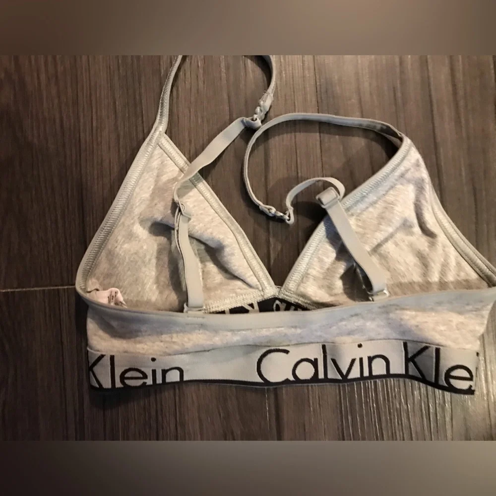 Bra - Picture 2 of 3